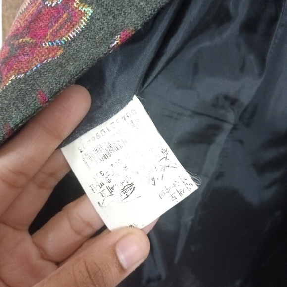 Branded partywear high quality blazer..... - Picture 8 of 10